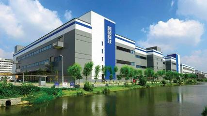 上?？氨雀皇靠档某壒S:10萬打工青年造出全球1/2的蘋果手機(jī)